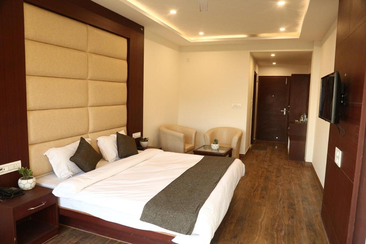 Hotel Shining Hills à Mussoorie Extérieur photo